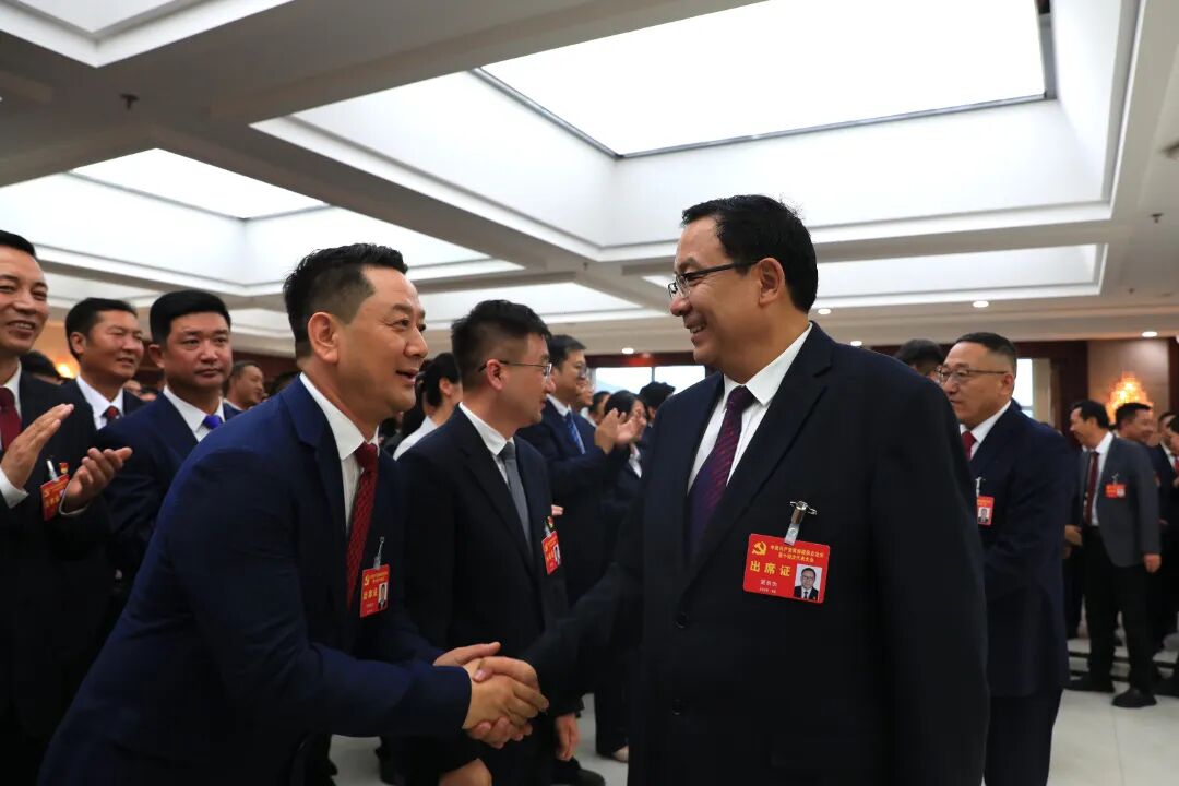 【喜迎党代会】夏吾杰带队看望出席中国共产党黄南藏族自治州第十四次代表大会代表